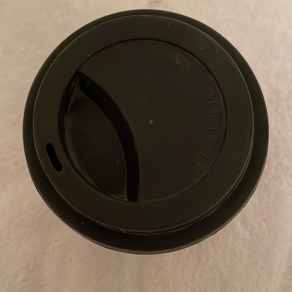 New black Mug with lid and red rubber band to protect your hand. Rubber lid. - Picture 3 of 7